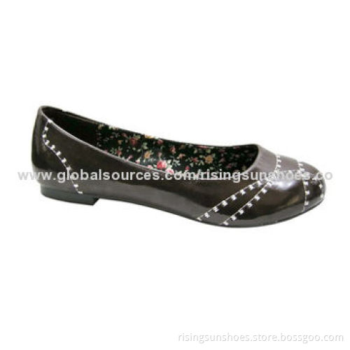 Women's flat casual shoes, round toe ballerinas with patent PU upper, flower print fabric as lining